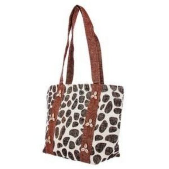 2 For $5 Sale NWT  Giraffe  Print Tote Shell Accents 18 Long 12 Inches High - Picture 3 of 7